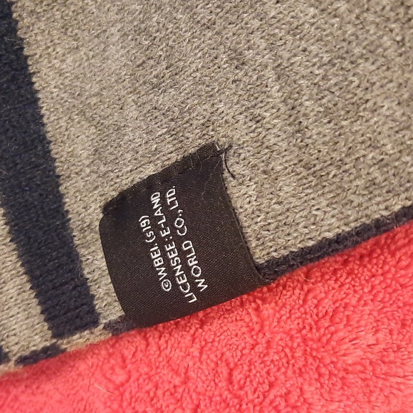 Raven claw, 2 sided scarf. - Picture 3 of 4